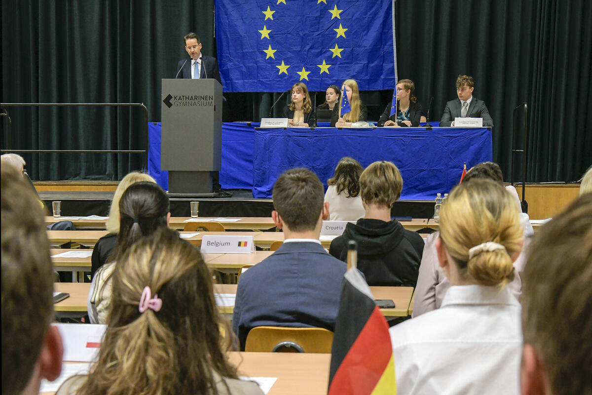 Simulation einer Sitzung des Europaparlaments