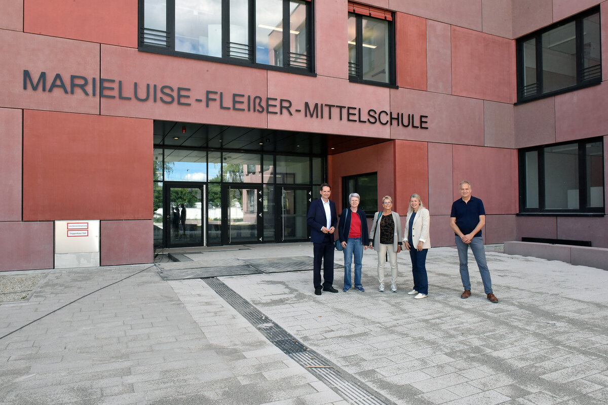 Mittelschule Eröffnung